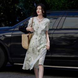 苏醒的乐园 收腰茶歇印花法式复古短袖设计雪纺长款港风碎花中长V领连衣裙