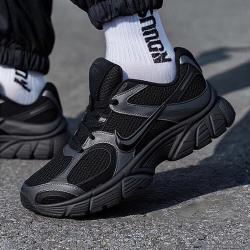 NIKE V5 RNR 男款运动鞋