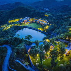 溧阳涧谷·温德姆至尊豪廷温泉酒店1晚+恐龙园公园门票+羊驼牧场+悬崖舒享温泉门票