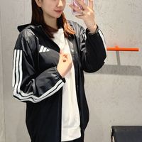 adidas 薄外套