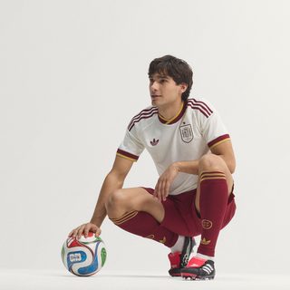 adidas阿迪达斯 西班牙国家队客场球员版球衣