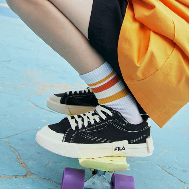 FILA FUSION POP 情侣款复古帆布鞋