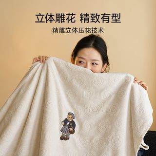 TEENIE WEENIE 小熊雕花牛奶绒毛毯