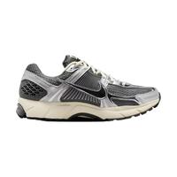 NIKE/耐克 Zoom Vomero 5 男子轻盈透气支撑运动鞋 43码