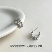 KRISTEN JUDI 麻花交织白金色耳环