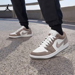 NIKE AIR JORDAN 1 男子篮球鞋 553558-046