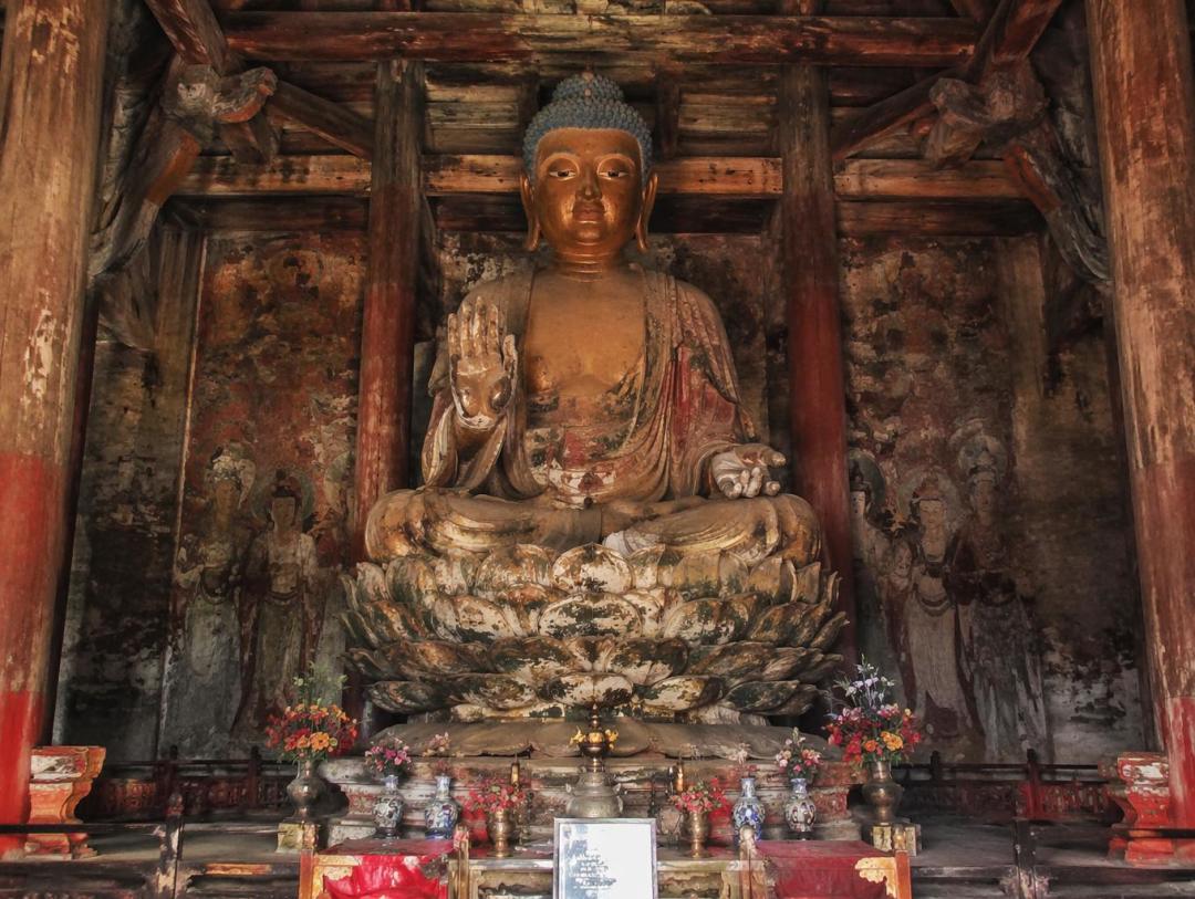 一层辽代大佛和壁画