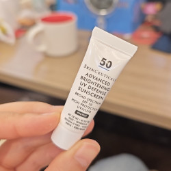 修丽可 臻彩焕亮精华防晒乳 SPF50 PA++++ 3ml