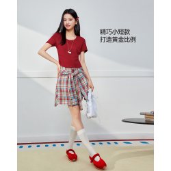 爱依服 简约纯色正肩修身T恤