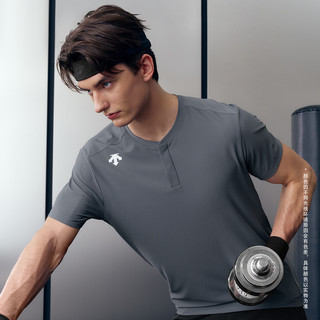 DESCENTE/迪桑特 TRAINING系列男士亨利领吸湿速干防晒T恤