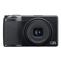 理光 数码紧凑型相机 24MP APS-C传感器 40mmF2.8镜头 内置高光扩散滤镜 WiFi连接 1080p视频录制 黑色
