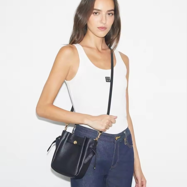 限新用户：TORY BURCH Romy 小号真皮水桶斜挎包 四色可选