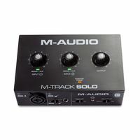 M-AUDIO M-Track Solo - 用于录音、流媒体和播客的 USB 音频接口，带有 XLR、线路和 DI 输入，包括软件包