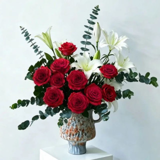今日必买：京东鲜花 玫瑰10枝+百合6枝+尤加利5枝