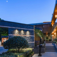 移动端：天目御湖半岛温泉酒店1晚+采摘体验(可采1斤，有效期至5.31)+双人御湖半岛温泉+赠送鱼头代金券一张