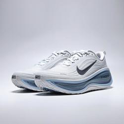NIKE VOMERO PLUS 运动训练跑步鞋 HV8150-111