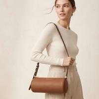 MICHAEL KORS Izzy系列 金色调金属细节 女士单肩包