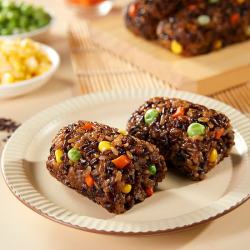 安井 三好饭团 紫米彩蔬口味 390g 方便食品