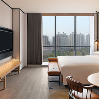移动端：西安浐灞喜来登酒店1晚+行政酒廊自助下午茶+食光自助餐餐饮代金券2张+可爱周边1份+行政酒廊...