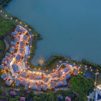 移动端：杭州建德莫云野奢度假酒店1晚+接驳车服务+入住权益+双人划船