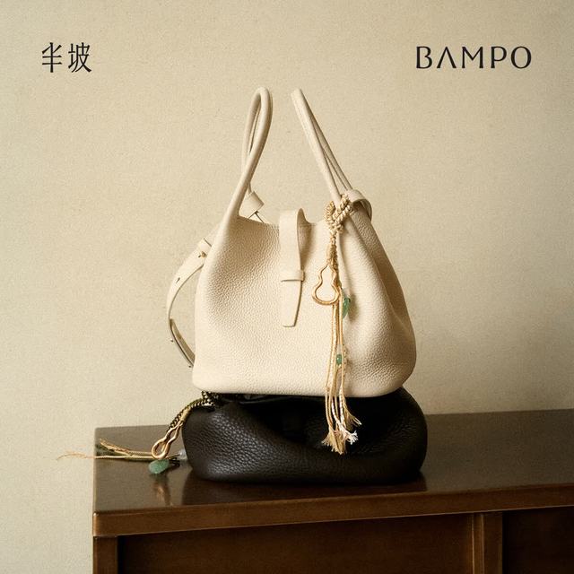 半坡饰族 头层牛皮 女士手提包