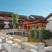 移动端：丽江金茂隐逸酒店·凯悦臻选2晚+民族服装拍摄+高尔夫挥杆礼遇+SPA五折+双人午餐套餐1次（滇香馆或悦火塘二选一）