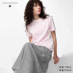 优衣库 女装刺绣贴花T恤合作款 484421