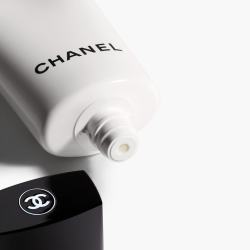 CHANEL 山茶花润泽明星套装 保湿护肤品礼盒 生日礼物 洁面乳150ml + 润泽护唇霜10g