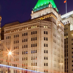 上海和平饭店 Fairmont Peace Hotel1晚+儿童礼遇（12岁以下单人）+维克多经典美食套餐双人份+...