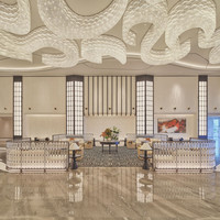 移动端：广州白云机场希尔顿酒店1晚+T2航站楼穿梭巴士班车+T3天空之镜旅拍1份（电子照片1张）+T3航站楼电瓶车单程服务1次