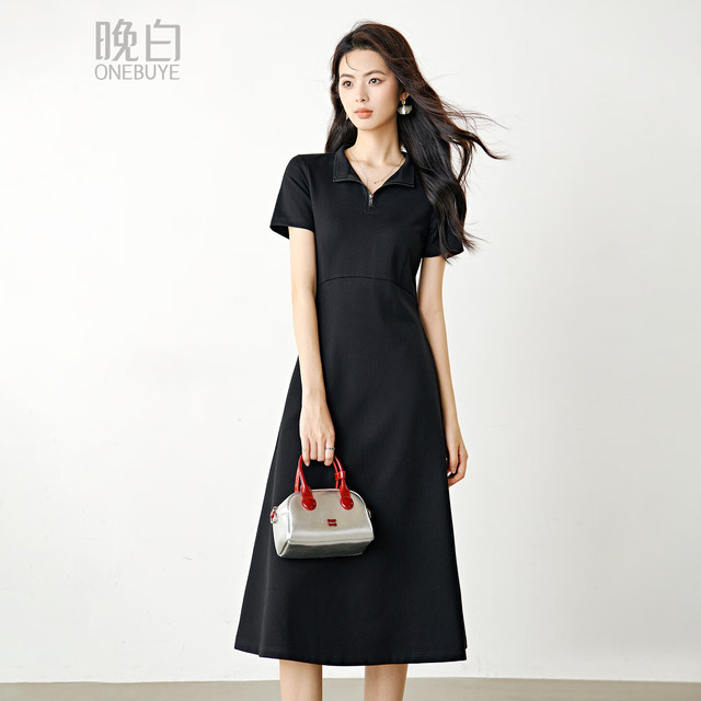 晚白 显瘦小黑裙