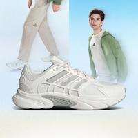 adidas 跑步鞋 青年