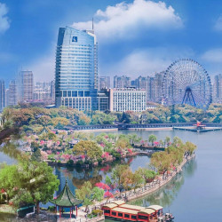 无锡君来湖滨饭店1晚+双人环蠡湖观光巴士票+双人旅拍+双人自助晚餐