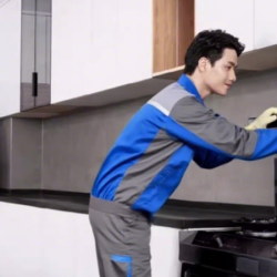 集成灶上门清洗深度除油高温杀菌
