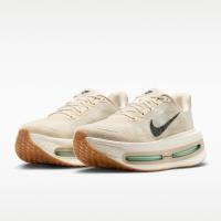 NIKE VOMERO PREMIUM 跑步鞋 HQ2050-106