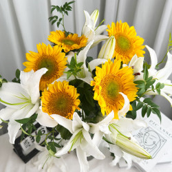 京东鲜花 百合8朵向日葵5枝配草一束 鲜切花