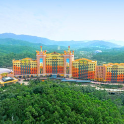 暑期大促｜长颈鹿城堡酒店+3人玩森林王国+提前入园