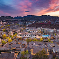 移动端：北京古北水镇御舍温泉酒店2晚+古北水镇景区门票3张+全程游船拼船票3张+汤泉体验券三张+夜游长城及往返索道票3张+...