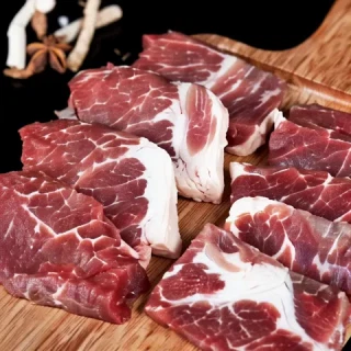 原切牛肩28/斤、3斤一大块：京东超市 原切大块牛肩肉 3斤