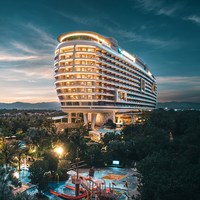 三亚海棠湾仁恒皇冠假日酒店3晚海景房亲子套餐