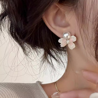 花饰庄园 S925银针水晶花朵珍珠耳钉女小众设计感耳环耳饰 A643浅粉色