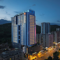 遵义世纪柏源酒店（汇川区苏州路店）2晚+享洗衣服务1件（衬衣、T恤二选一）+自助中餐/欢迎水果/洗衣服务+24小时...