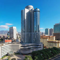 福建外贸中心悦华酒店1晚+百鸡汤过桥米线一份+泳池＋健身房＋儿童乐园＋水果