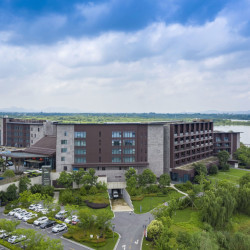 茅山涵田度假村2晚+游茅山湖湿地公园，玩亲子沙坑(自备工具)+健身&室内儿童乐园&环湖自行车骑行+开心农场萌宠喂养...