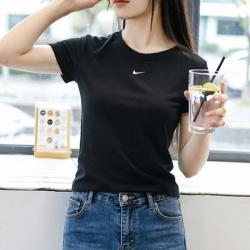NIKE 女子运动短袖T恤