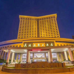 通程温泉大酒店1晚+双人通程温泉大酒店门票（不含晚餐）