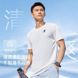 特步 男士短袖T恤