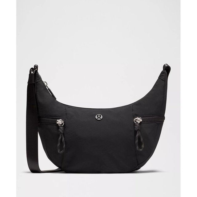 移动端：lululemon Small Slouchy 3L 单肩包