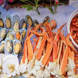 柳州莲花山庄酒店1晚+双人自助晚餐