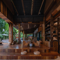 西双版纳雨林万象酒店（告庄星光夜市店）3晚+泰式双人晚餐+免費地下车库+专职一对一私人管家服务+免費接机（需提前1...